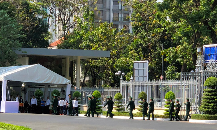 Một đoàn lực lượng vũ trang TP HCM đến viếng tang nguyên Thủ tướng Phan Văn Khải chiều 20/3.