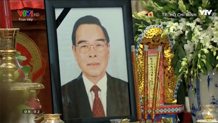 Hơn 70 năm hoạt động cách mạng, nguyên Thủ tướng Phan Văn Khải đã có nhiều đóng góp lớn đối với sự nghiệp cách mạng của Đảng, của dân tộc... Để tỏ lòng tưởng nhớ đồng chí Phan Văn Khải, Ban Chấp hàng Trung ương Đảng, Quốc hội, Chủ tịch nước, Chính phủ, Ban Chấp hành Trung ương Mặt trận Tổ quốc Việt Nam quyết định tổ chức tang lễ nguyên Thủ tướng Phan Văn Khải với nghi thức quốc tang. 