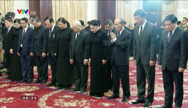 Đoàn Quốc hội Việt Nam do Chủ tịch Quốc hội Nguyễn Thị Kim Ngân dẫn đầu vào viếng nguyên Thủ tướng Phan Văn Khải.