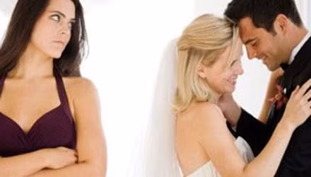 Lay den hai doi vo roi ma chang hieu noi phu nu