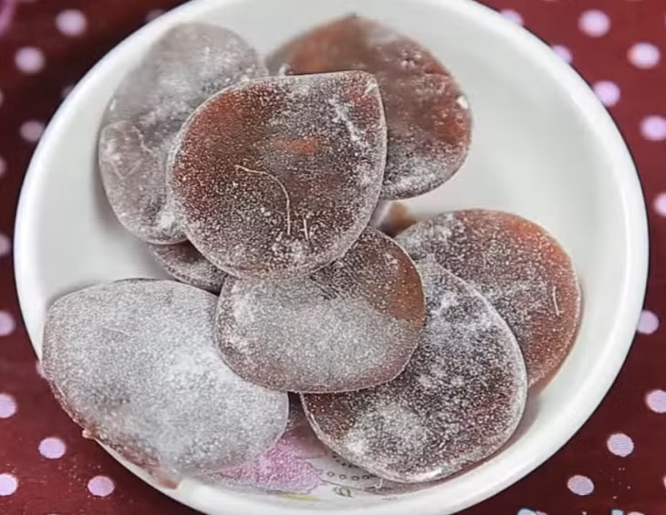 Viên ngậm bổ phế chữa rát họng: Bạn có thể chế nhiều viên ngậm bổ phế tại nhà rất đơn giản cũng có thể cho kết quả tốt.