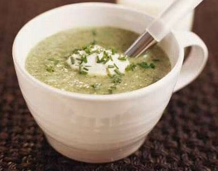 Cháo gạo hoài sơn. Dùng 120g hoài sơn tươi (60g khô), 100g gạo tẻ và nấu thành cháo. Ăn vào lúc sáng và chiều. Món cháo sơn dược này chữa viêm ruột, viêm dạ dày mãn tính. Ảnh: Trangphuclinh.