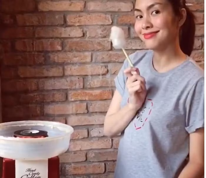 Diện trong phục đơn giản hết mức nhưng vẫn giữ được phong cách cá nhân nổi bật của mỹ nhân họ Tăng. Ảnh: Kenhsao.