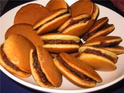 Bánh rán, bánh nướng và bánh ngọt: Những loại bánh này sẽ ảnh hưởng không tốt tới tâm lí của bạn. Chính vì vậy, nếu bạn ăn sáng trước khi đi tới một buổi phỏng vấn thì nên ghép những loại bánh này với một cốc cappuccino để có thêm một chút protein. Ảnh: niemdamme.vn.