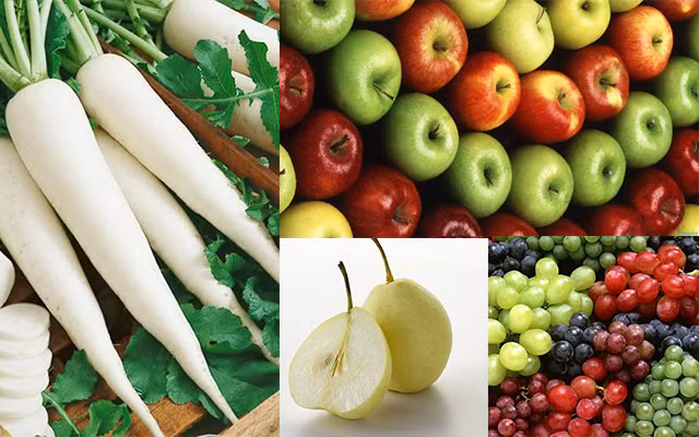 1. Củ cải trắng kỵ lê, táo, nho. Nếu bạn không muốn bị mắc các bệnh như bướu cổ, suy tuyến giáp nặng thì đừng bao giờ dùng nước ép của những trái cây này cùng củ cải. Theo nhiều nghiên cứu thì hàm lượng cetan đồng có trong các loại trái cây này sẽ phản ứng với axit cianogen từ củ cải tạo ra những chất độc hại gây bệnh. Ảnh: Ucancook.vn.