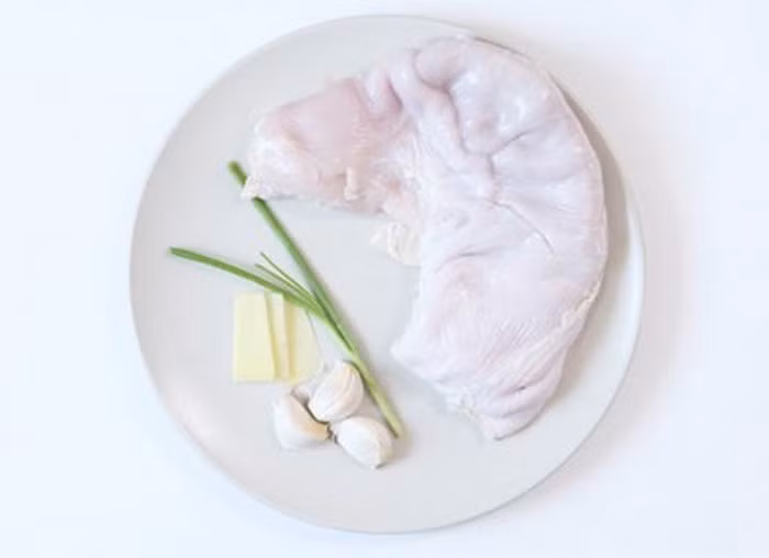  Dạ dày lợn (bao tử heo) là một trong những loại nội tạng động vật được dùng để chữa bệnh và bồi dưỡng sức khoẻ lâu đời nhất. Dưới dạng món ăn bài thuốc, nó có thể chữa được nhiều bệnh về dạ dày hiệu quả. Ảnh: Daudaday