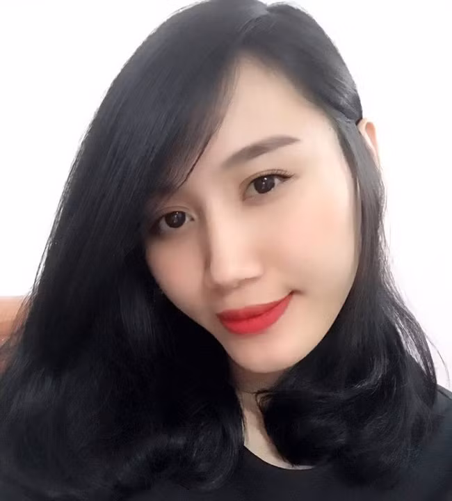 Chưa hết, khi đã về làm dâu, mẹ chồng Nga còn tâm lý đến mức hàng tháng chu cấp cho hai vợ chồng 6 -7 triệu để tiêu. Thức ăn mẹ mua, tiền bỉm sữa mẹ lo hết. Cô chỉ cần ốm, buồn là mẹ lập tức mắng ngay... con trai mẹ. Mẹ chồng còn ân cần dặn Nga: "Con là con gái của mẹ, có gì không được giấu, không được buồn!". Cư dân mạng cho rằng, cô đúng là số hưởng mới có mẹ chồng như thế. Ảnh: Netlife.