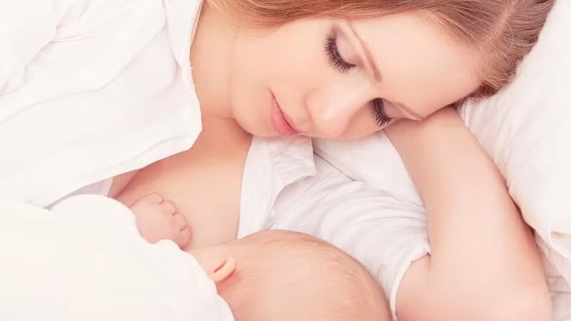 Sản phụ thiếu máu, thiếu sữa: Vừng đen sao qua, giã nhỏ cho thêm ít muối ăn hàng ngày cho lợi sữa. Ăn chung với cơm hoặc nấu cháo với nếp. Ảnh: Phụ Nữ Việt Nam.