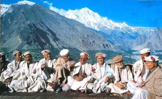 Bi mat truong tho cua bo toc song hon 100 tuoi khong benh tat