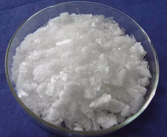 Cách 5: Mai hoa băng phiến, thanh mộc hương, thiên trạch hương, khô phàn, hoạt thạch, mỗi thứ 30g. Nghiền nhỏ mịn các dược liệu. Sau khi tắm sạch, thoa vào hố nách, kẽ ngón chân, mỗi ngày 2 lần, liên tục trong 10 – 15 ngày, đạt hiệu quả cao. Ảnh: suckhoedoisong.vn. (Thông tin trong bài chỉ mang tính chất tham khảo, trước khi sử dụng bài thuốc, vui lòng hỏi ý kiến bác sĩ).