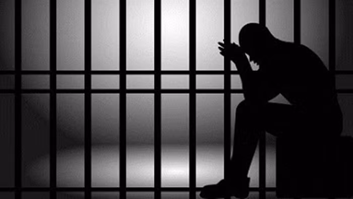 Đi tù nếu quan hệ vào ngày có "đèn đỏ". Đừng tưởng các quốc gia Nam Mỹ thì chuyện ấy sẽ rất thoáng. Tại Uruguay, phụ nữ trong ngày kinh nguyệt bị xem như là phạm pháp và rất tội lỗi. Các ông chồng tuyệt đối không sờ vào người vợ những ngày này, nếu như đòi hỏi ân ái vào những ngày “đèn đỏ” thì chồng còn có thể bị ngồi tù nếu bị phát hiện. Ảnh minh họa.