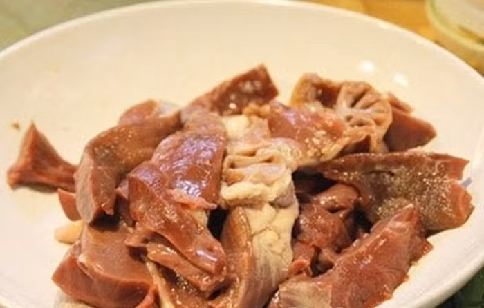 3. Phổi mèo. Là nguồn thực phẩm ngon bổ và là nguyên liệu cho một số ngành đặc biệt, mèo còn mang tác dụng y dược đa dạng. Tất cả các bộ phận nội tạng của nó đều được dùng chế thuốc chữa bệnh. Ảnh: Suckhoe.