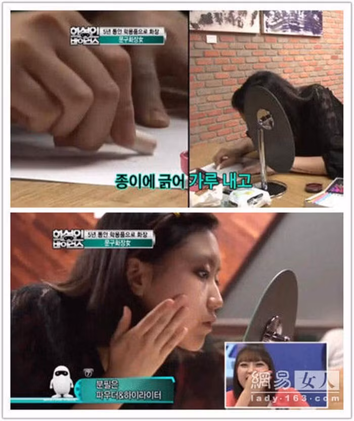 Trang điểm bằng văn phòng phẩm. Trong chương trình “virus người sao hỏa” của Hàn Quốc, một cô gái trẻ đã tiết lộ, mình dùng văn phòng phẩm để trang điểm suốt 5 năm qua. Cô dùng bút dạ đen vẽ viền mắt, phấn màu tô mí, bút sáp kẻ lông mày, bút dạ nhũ kẻ viền và mực đóng dấu thay son môi. Ảnh: Chuyenla.