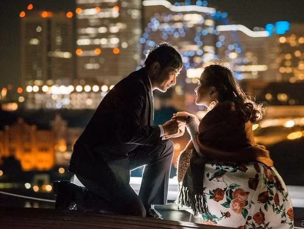 Từ khi yêu, anh chàng khô khan người Nhật đã thay đổi rất nhiều, thành một soái ca thực thụ, biết giúp mẹ nấu nướng, yêu đời vui vẻ hơn và chịu cho vợ đi làm sau khi cưới. Điều mà một người đàn ông Nhật hoàn toàn rất khó để chấp nhận. Và họ quyết định sẽ làm đám cưới vào năm nay. Ảnh: Tinnhanhne. 