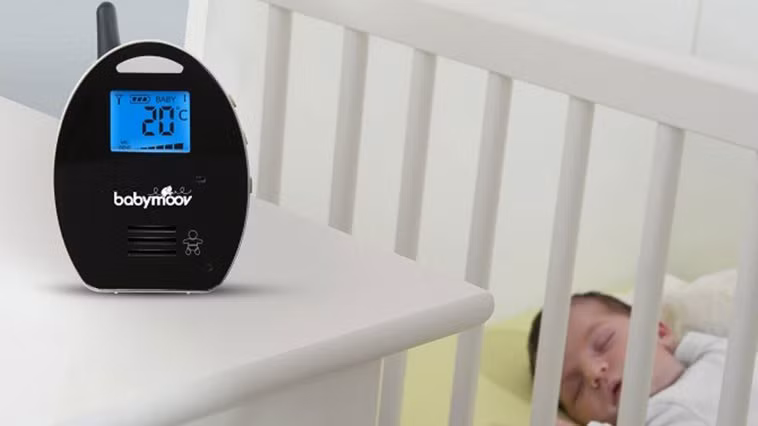 9. "Nhiệt độ trong phòng của trẻ sơ sinh như nào là tốt nhất?" Trong trường hợp những đứa trẻ sơ sinh đẻ đủ tháng đã xuất viện cần được ở trong phòng có nhiệt độ 22-24˚C. Còn đối với những trẻ đẻ thiếu tháng, nên giữ nhiệt độ trong phòng ở mức 24-26˚C". Ảnh: mekheochamcon.com.