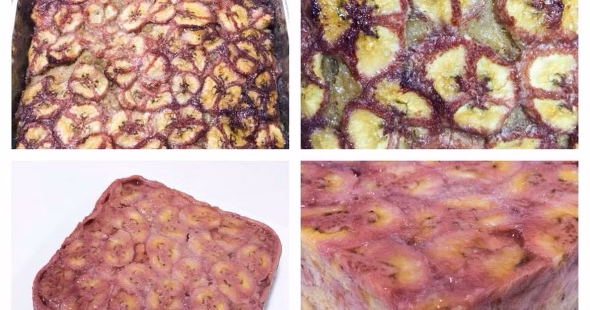 Hỗn hợp ấm khoảng 40 độ thì cho bánh mì, bột nguyên cám, khoai môn, trứng, và phân nửa chuối đã ướp vào trộn đều tất cả lại. Lót giấy nến vào khay. Ảnh: cookpad.com.