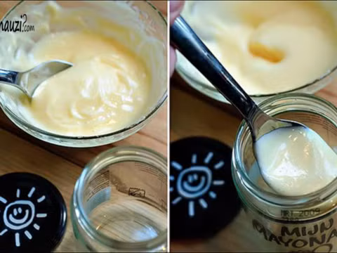 Đầu tiên tách lòng đỏ trứng và đánh đều. Cho thêm dầu ăn đánh nhuyễn cho đến khi không nhìn thấy vết loang của dầu ăn. Sau đó bạn tiếp tục cho thêm dầu ăn và lặp lại quá trình trên cho đến khi đạt được độ sền sệt. Thêm dầu ô liu và các gia vị còn lại vào đánh đều, nêm cho vừa miệng là được. Ảnh: Nauzi.