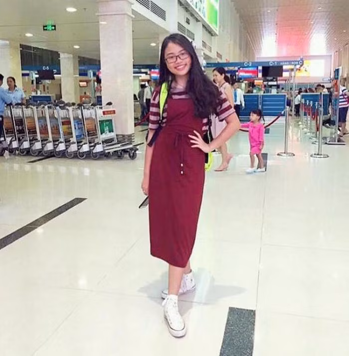 Nhìn trang phục đời thường của Phương Mỹ Chi khó ai đoán cô bé mới chỉ 14 tuổi. Ảnh: Kenhsao.