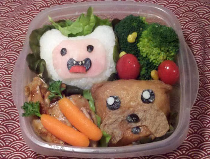 Còn đây là hình ảnh hai chú gấu, một buồn một vui. Chú gấu mặt tròn bị mẹ nắn bóp thành vuông lúc nào không hay. Ảnh: Buzzfeed.