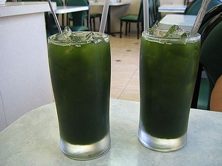 1. Giải nhiệt, tiêu hóa tốt: Mần tưới 20g (nên hái trước khi cây có hoa, thái nhỏ rồi sấy khô) hãm với nước đun sôi hoặc sắc với 300ml nước còn 100ml, uống hàng ngày. Ảnh: trimunboc.com.vn.