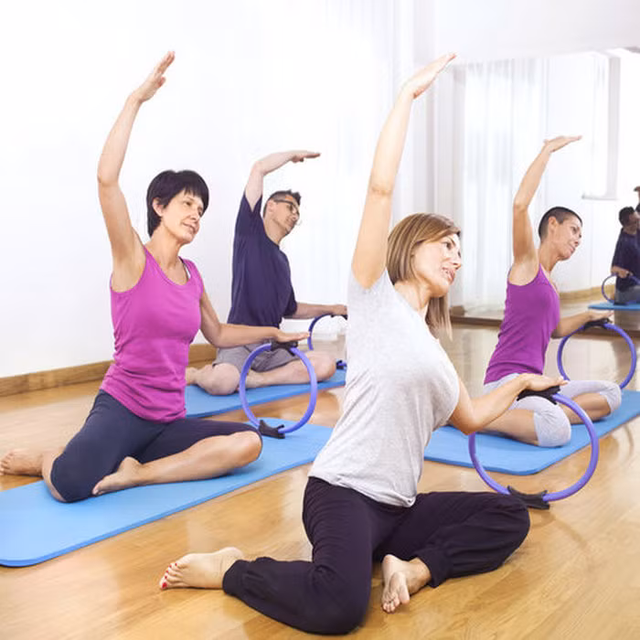 Trải qua thời kỳ mãn kinh cũng là trở ngại lớn cho việc giảm cân. Để khắc phục điều này, cô đã đến lớp thể dục và tập bài Pilates mỗi tuần 3 lần. Cô cũng khiêu vũ cùng chồng hàng tuần. Giờ đây, cô có thể thoải mái diện bikini đi bất cứ đâu mà chẳng sợ tuổi tác.