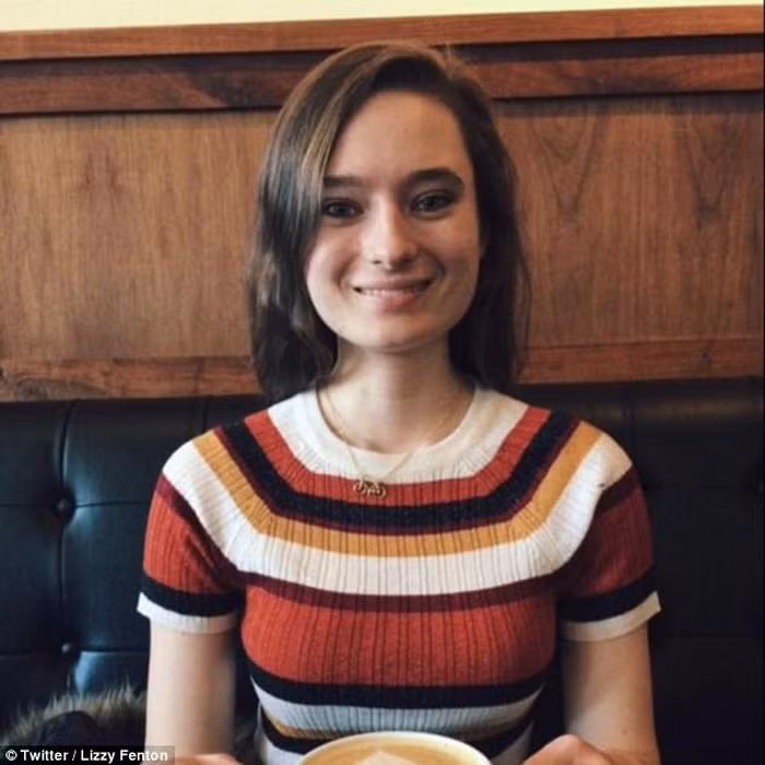 Cô gái Lizzy Fenton – nữ sinh trường đại học Minnesota đã quyết định tỏ tình với chàng trai mình thầm yêu mến bằng cách xưa nay chưa từng có. Cô thực hiện bài thuyết trình bằng powerpoint có tiêu đề “tại sao bạn nên hẹn hò với tôi” chia sẻ luận điểm của mình về bạn trai và cuộc sống tương lai của hai người.