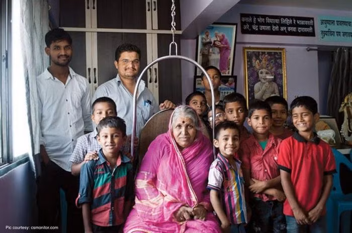 Nguoi me 68 tuoi co 1400 con va cau chuyen doi cam dong-Hinh-5