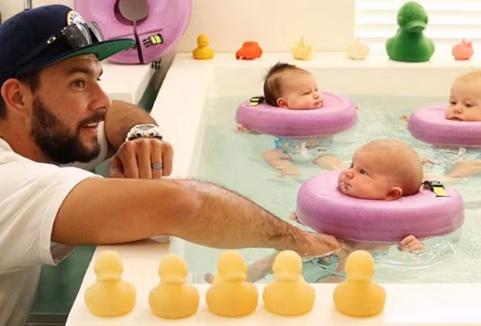 Mỗi lần đến spa làm đẹp, các em bé sẽ tiêu tốn của bố mẹ khoảng 65 USD (khoảng 1,5 triệu đồng). Nếu thêm liệu trình riêng, giá sẽ tăng lên là 250 USD (hơn 5 triệu đồng).