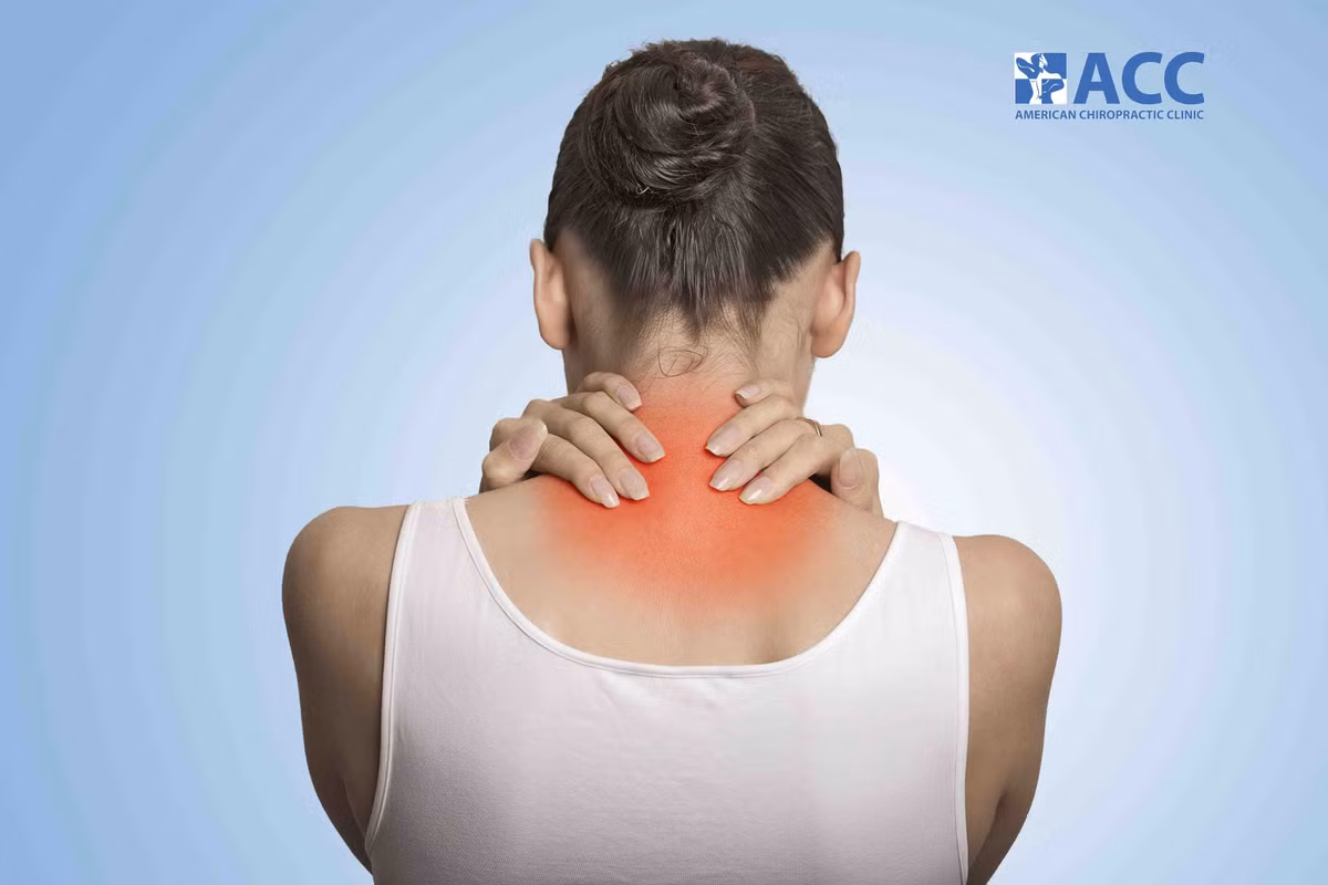 Chữa đau vai gáy: Cam rửa sạch, cắt phần đầu của quả cam. Hành khô cùng với phèn chua cho vào trong ruột của quả cam xong đem nướng trên bếp lửa đun cho nóng. Cho đến khi vỏ cam đen đều thì ngưng lại. Đem cam ra cắt thành từng lát mỏng, rồi đem đắp lên vùng vai gáy, cổ bị đau nhức và để đó trong vòng 15 phút sẽ thấy dễ chịu hơn. Ngày làm 2 lần. Ảnh: acc.vn.