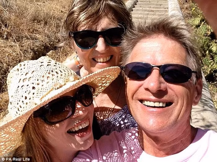 Để không có điều kiện phải giật mình, cô không đặt đồng hồ báo thức ngay trên đầu giường, tuyệt đối không xem phim bạo lực, phim kinh dị. Những chuyện như giận dữ hay thất vọng là tuyệt đối tránh vì sẽ tác động tâm lý nguy hiểm đến tính mạng. 