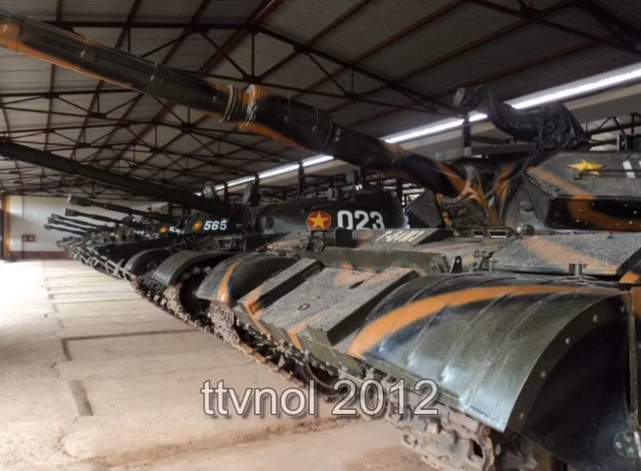Ý thức rõ điều đó, từ nhiều năm nay Binh chủng Tăng Thiết giáp phối hợp với các cơ quan tổng cục kỹ thuật Bộ Quốc phòng Việt Nam đã có những bước đi hiện đại hóa để T-54/55 thích nghi với chiến tranh hiện đại. Thế nhưng, vì nhiều lý do mà cho tới nay, chưa có phương án nào được áp dụng đại trà lên hàng trăm chiếc tăng T-54/55 trong quân đội Việt Nam. Nguồn ảnh: TTVNOL