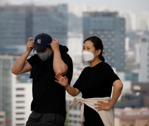 Bao COVID-19 lai “can quet”, Han Quoc ung pho the nao?-Hinh-7