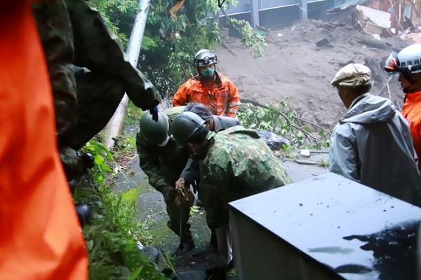 Nhat Ban so tan khan cap 120.000 dan vi nguy co sat lo