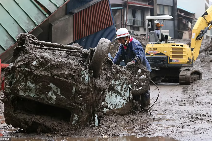 Lo dat kinh hoang o Nhat: No luc tim hon 100 nguoi mat tich-Hinh-3