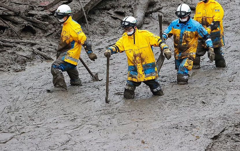 Lo dat kinh hoang o Nhat: No luc tim hon 100 nguoi mat tich-Hinh-9