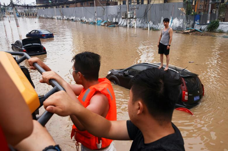 Mua lu kinh hoang o Trung Quoc: Thiet hai gay soc-Hinh-3