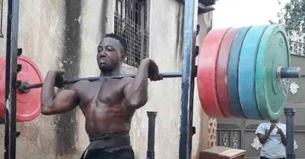 Một quan chức của Izumisano nói với CNN rằng Julius Ssekitoleko đã mua vé tàu cao tốc Shinkansen đến Nagoya, cách đó khoảng 200 km. Ảnh: Instagram.