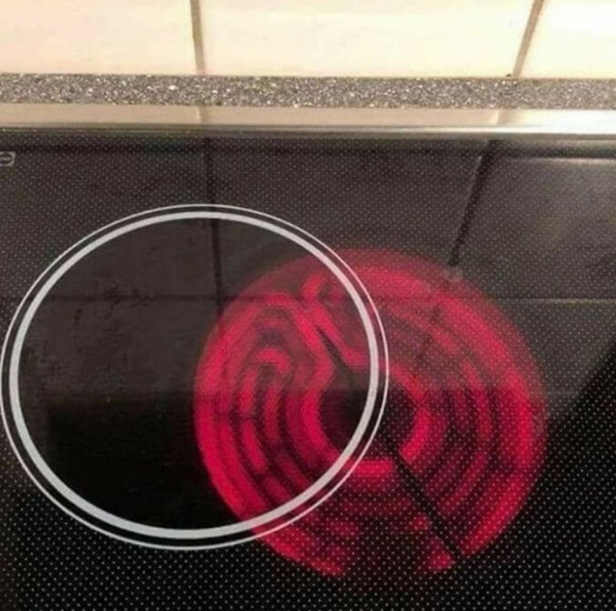 Thiết kế bếp đánh đố bà nội trợ.