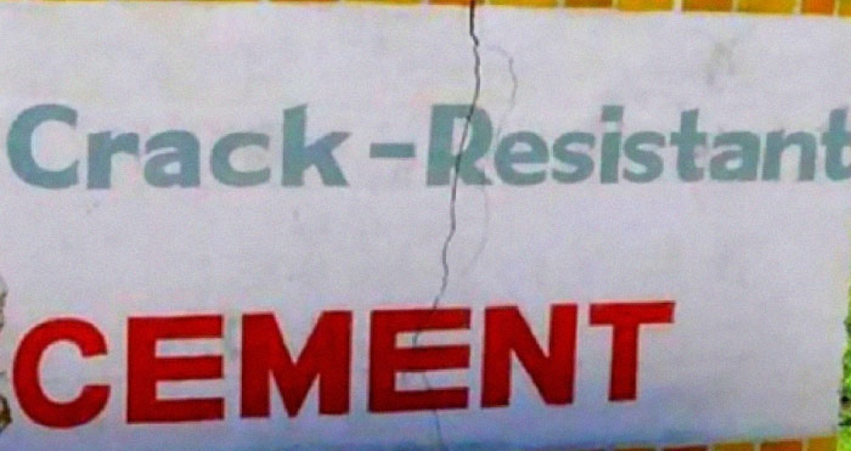 Biển quảng cáo xi măng chống nứt rạn và thực tế thì ...
