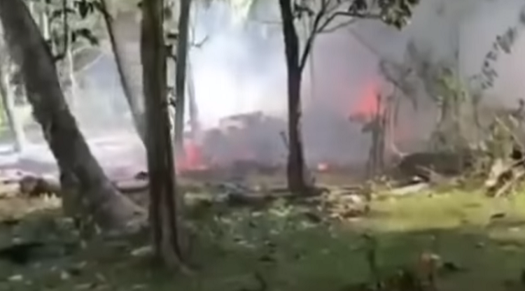 Thảm kịch hàng không quân sự tồi tệ nhất Philippines qua lời kể nhân chứng - Hình 4 Tham kich hang khong quan su toi te nhat Philippines qua loi ke nhan chung-Hinh-4