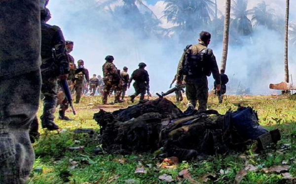 Thảm kịch hàng không quân sự tồi tệ nhất Philippines qua lời kể nhân chứng - Hình 6 Tham kich hang khong quan su toi te nhat Philippines qua loi ke nhan chung-Hinh-6