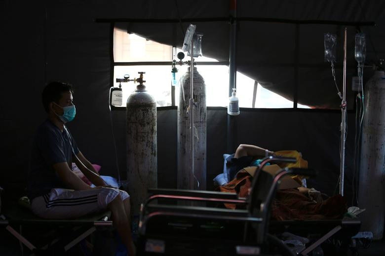 Được biết, hôm 15/7 là ngày thứ hai liên tiếp Indonesia ghi nhận hơn 50.000 ca mắc COVID-19 trong một ngày, và là ngày thứ 4 liên tiếp quốc gia Đông Nam Á này ghi nhận trên 40.000 ca/ngày.