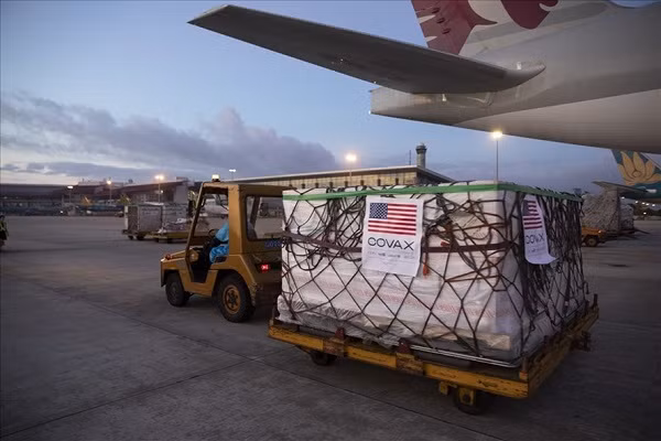 Viet Nam tiep nhan lo vac xin COVID-19 gom 1.500.100 lieu