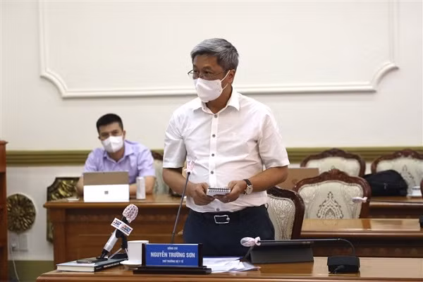 Bo Y te du kien phan bo them cho TP.HCM 1 trieu lieu vaccine COVID-19