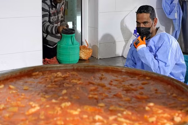 Nga vao noi sup khong lo, nam dau bep tu vong