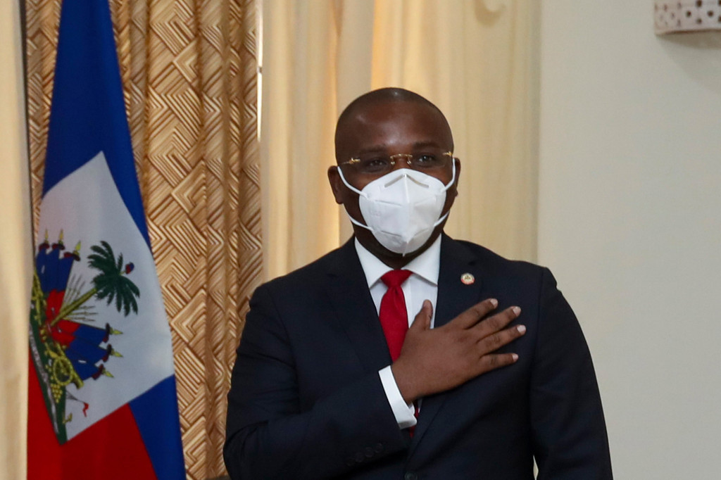 Sau vụ việc, Thủ tướng Joseph cho biết tạm thời ông sẽ điều hành đất nước Haiti. Ông kêu gọi người dân Haiti bình tĩnh, đồng thời trấn an rằng cảnh sát và quân đội sẽ đảm bảo sự an toàn của người dân. Ảnh: AP. 