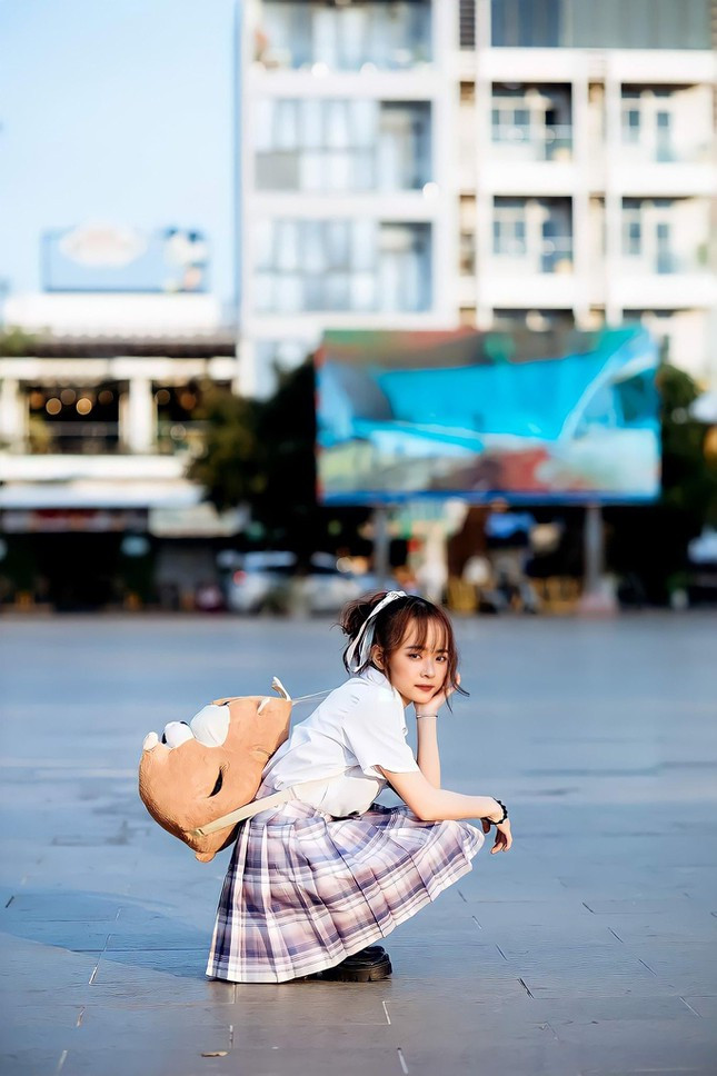 Khi lớn lên, cô mới biết bản thân thực sự không phù hợp với nghề diễn xuất. Cô nàng hot girl Đồng Nai đã tìm được sở thích và đam mê thực sự của mình là làm đẹp và theo đuổi những phong cách thời trang mới.