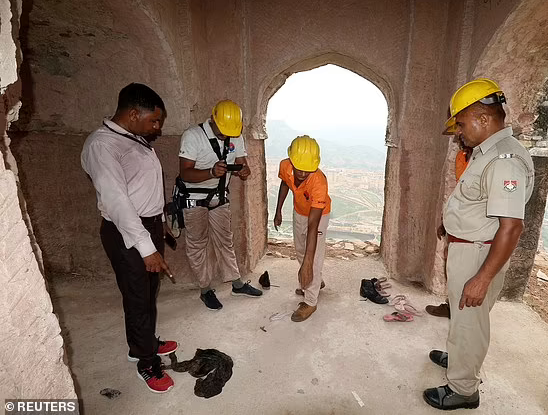 Anh: Set danh kinh hoang o An Do, hang chuc nguoi thiet mang-Hinh-4