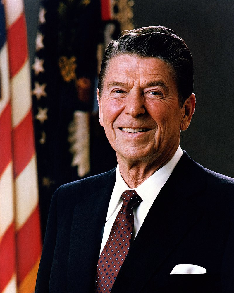 Năm 1982, ông Thomas Barack làm việc cho Bộ Nội vụ Mỹ trong chính quyền của cựu Tổng thống Ronald Reagan (ảnh). Ảnh: Wikipedia.