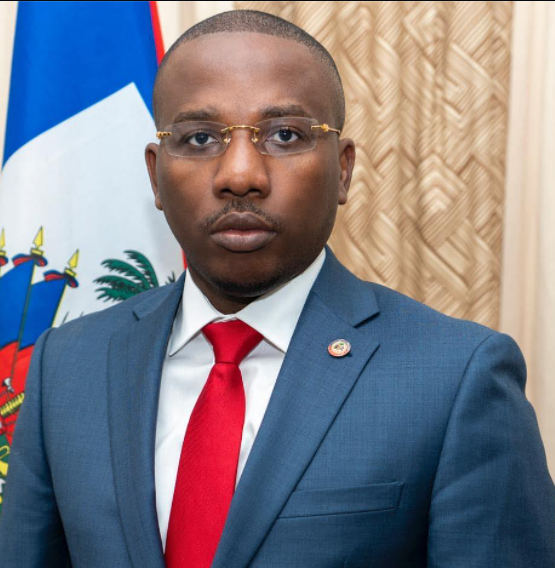 Thủ tướng Joseph hiện có 15.000 người theo dõi trên Twitter. Dù vậy, theo IBT Times, không có nhiều thông tin về ông Claude Joseph. Ảnh: Facebook. 